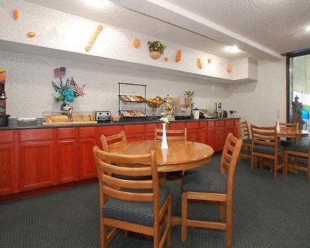 Premier Inn And Suites Erick レストラン 写真